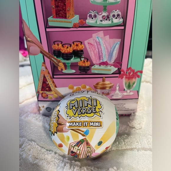 (4) MGA’s Mini Verse Make it mini ball Honeydukes Harry Potter theme surprise